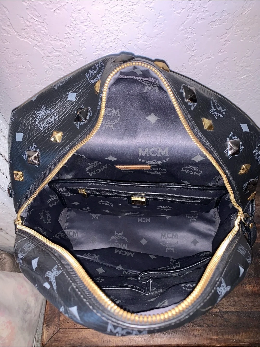 MCM black visetos